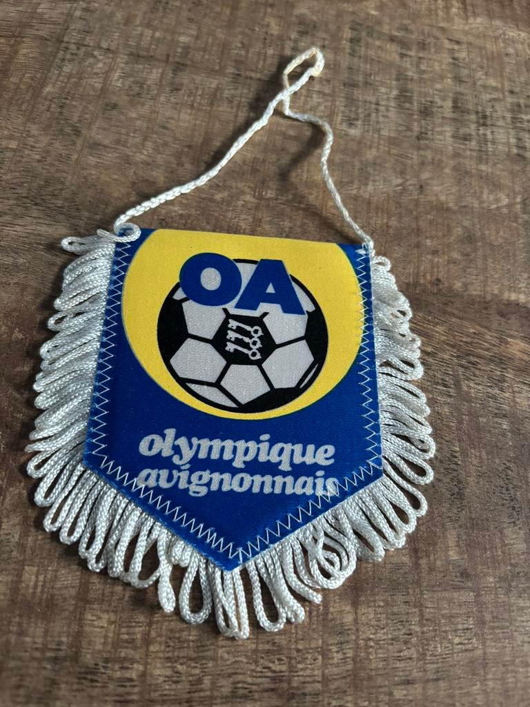 Olympique Avignonnais vaantje, Verzamelen, Ophalen of Verzenden, Zo goed als nieuw, Buitenlandse clubs, Vaantje of Sjaal