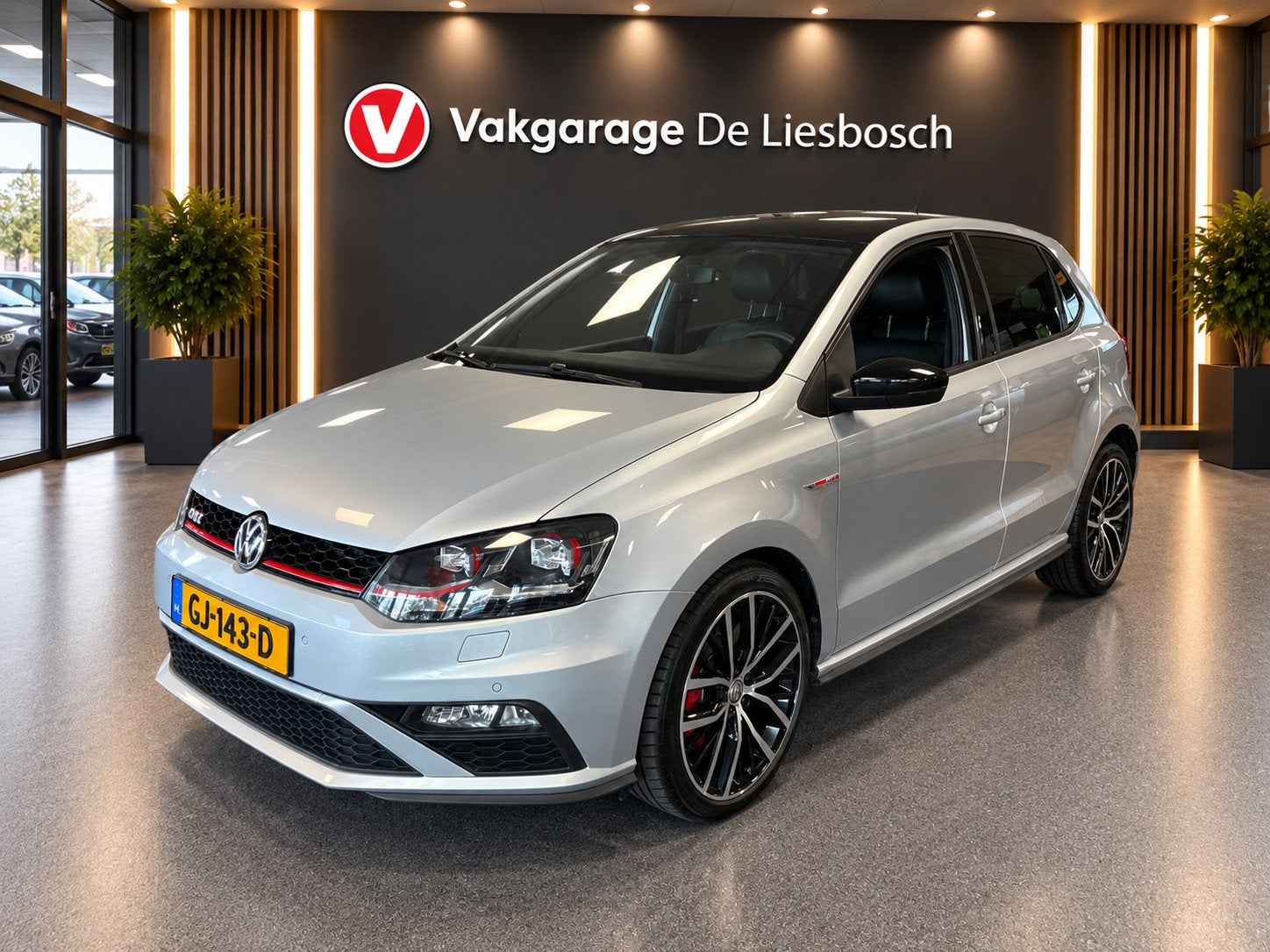 Volkswagen Polo 1.8 TSI GTI/ navi / camera / leer alcantara, Auto's, Dealer onderhouden, Gebruikt, Origineel Nederlands, Bedrijf