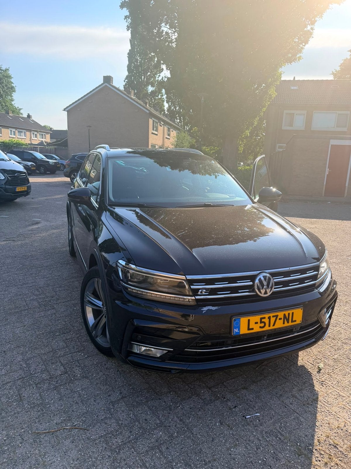 Volkswagen Tiguan 2.0 TDI 150pk DSG 2017 Zwart, Auto's, Volkswagen, Automaat, Euro 5, Achterwielaandrijving, Zwart