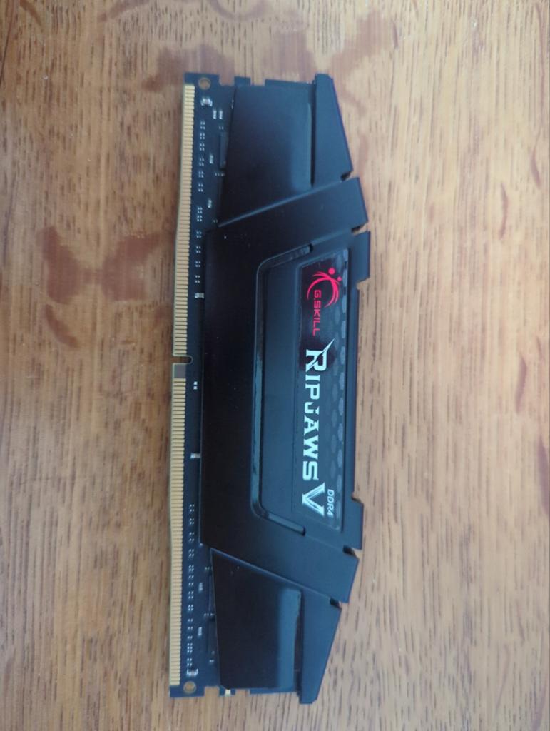 G.Skill Ripjaws V DDR4 16GB 3200MHz RAM Geheugen, Computers en Software, RAM geheugen, Server, DDR4, Ophalen of Verzenden, Zo goed als nieuw