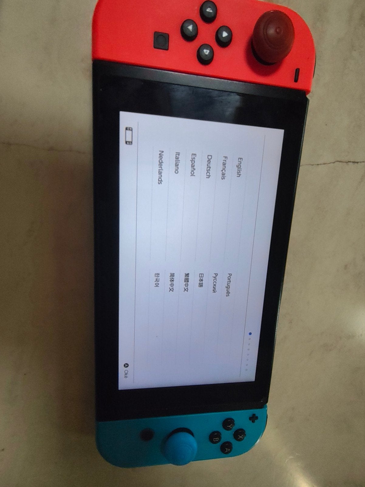 Nintendo Switch met Joy-Cons (Rood/Blauw), Ophalen of Verzenden, Zo goed als nieuw, Met 2 controllers, Switch Original