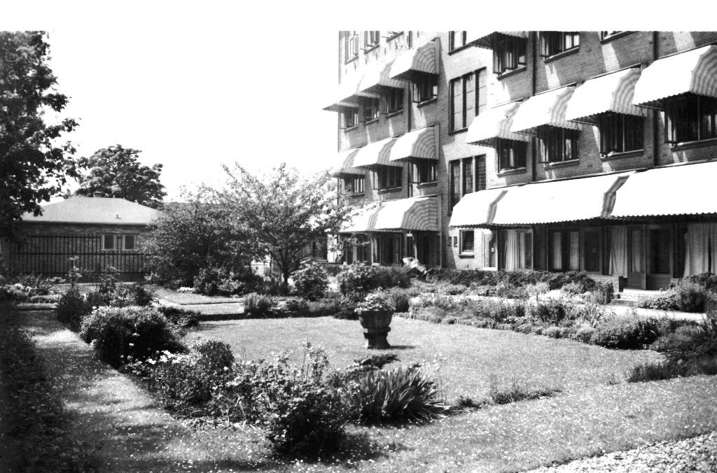 969216	Leiden	ziekenhuis	Diaconessenhuis	1954	Gelopen