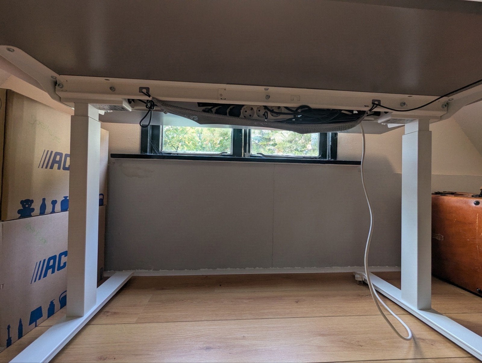 IKEA Rodulf elektrisch zit/sta bureau 140x80cm, Ophalen, Zit-sta bureau, Zo goed als nieuw, IKEA