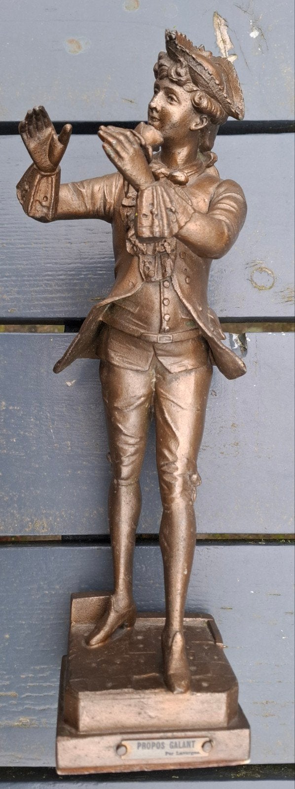 Bronzen beeld 'Propos Galant' van een man in Rococo kleding, Ophalen of Verzenden, 20 - 50 cm, Beeld, Bruin