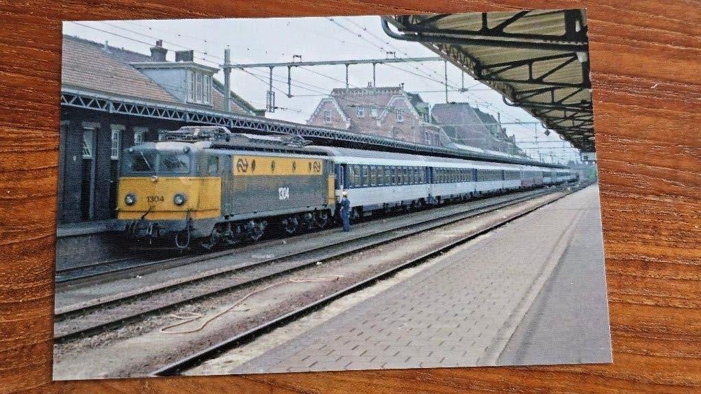 Foto TREIN Nederlandse Spoorwegen Loc 1304 IC Internationaal, Verzenden, Gebruikt, Trein, Overige typen