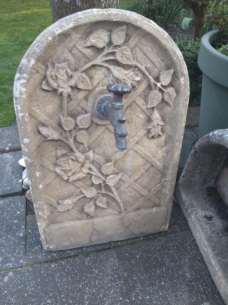 Kraan/waterornament, Ophalen, Gebruikt, Beton, Waterornament