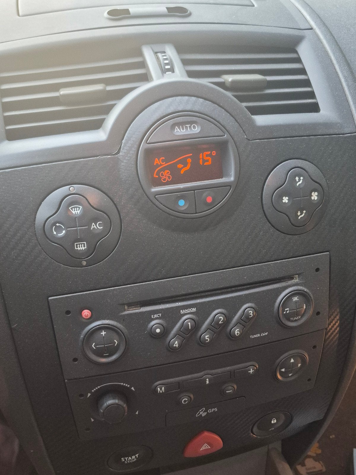 Foto 9 van Renault Mégane 2.0 Turbo 16V 163PK 2005 Zwart