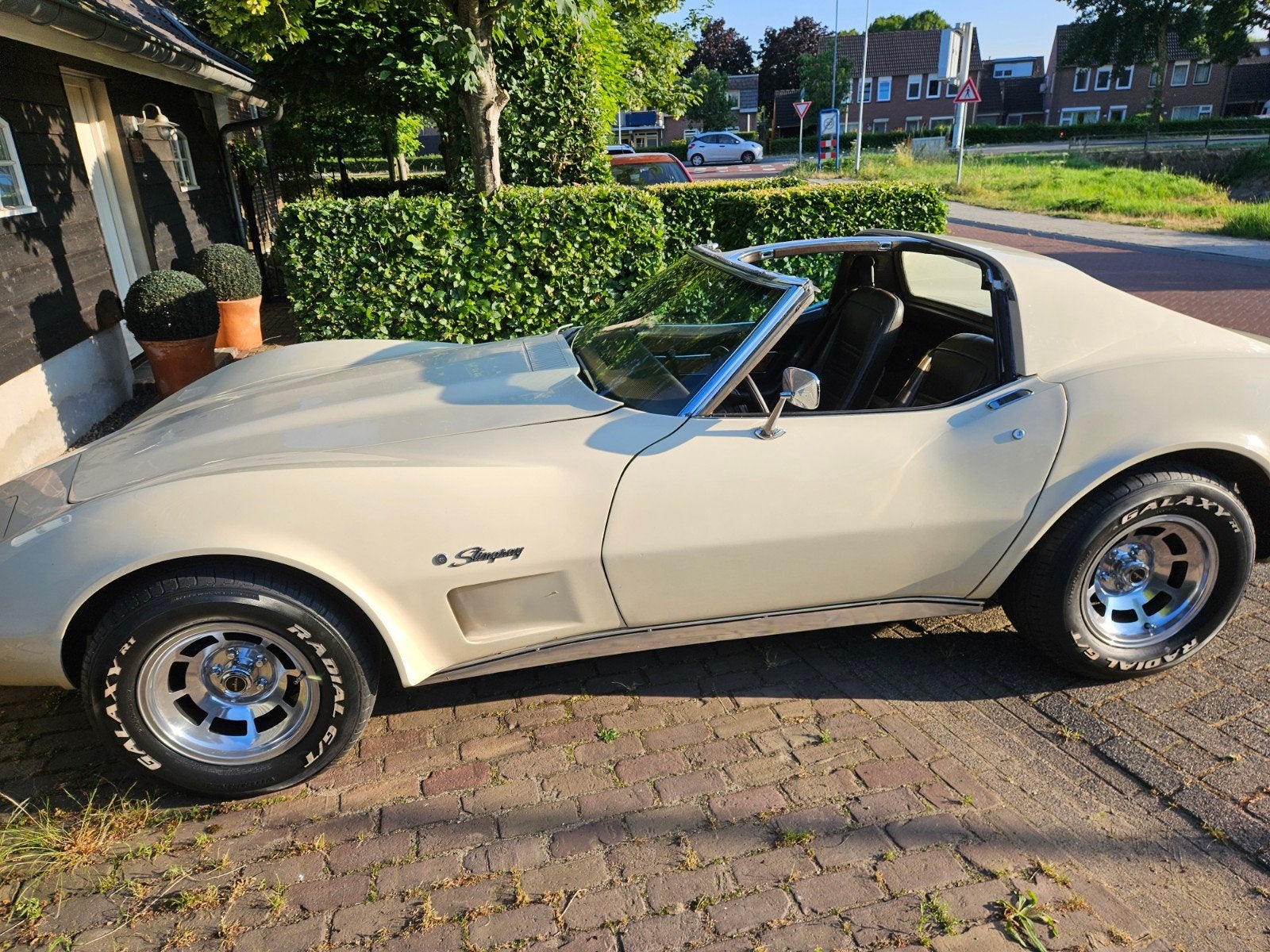 Chevrolet 1975 beige oldtimer, Automaat, Achterwielaandrijving, 8 cilinders, Wit