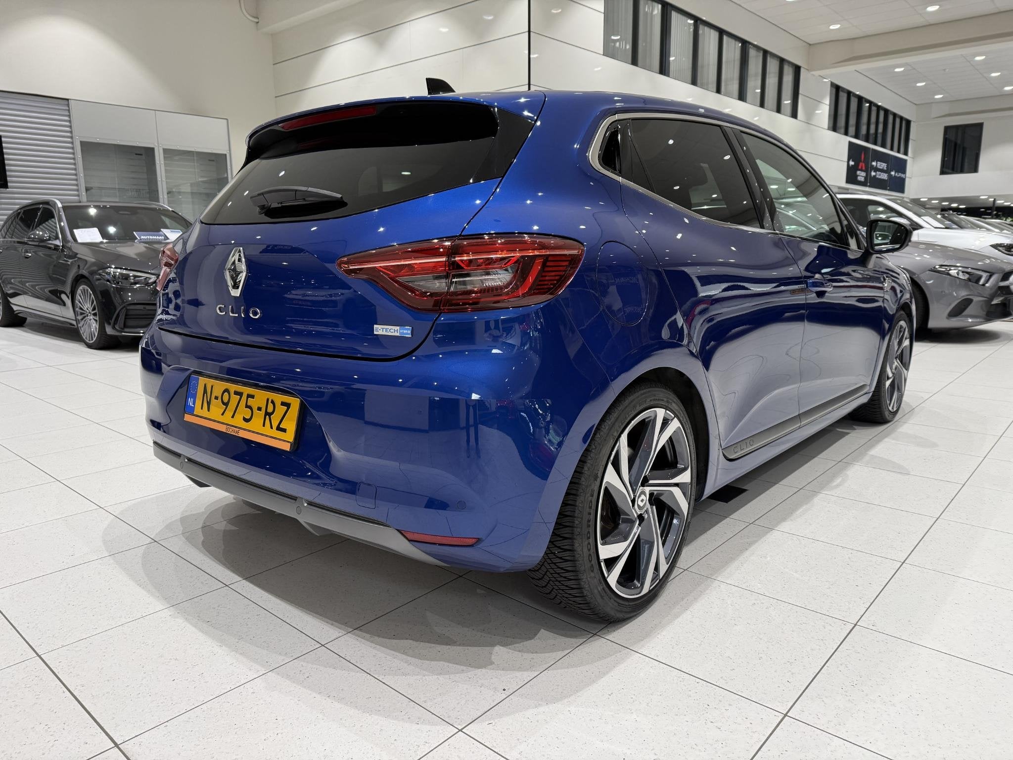 Renault Clio 1.6 E-Tech Hybrid 140 R.S. Line | Camera | Navi, Auto's, Gebruikt, Euro 6, 4 cilinders, Blauw