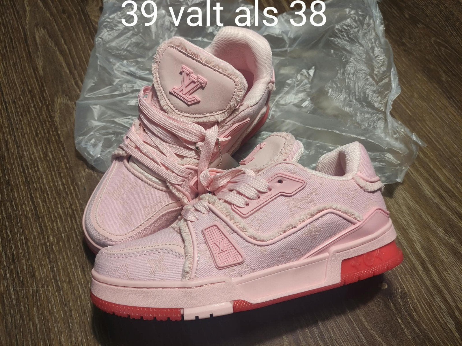 Louis Vuitton sneakers, Ophalen of Verzenden, Nieuw, Sneakers of Gympen