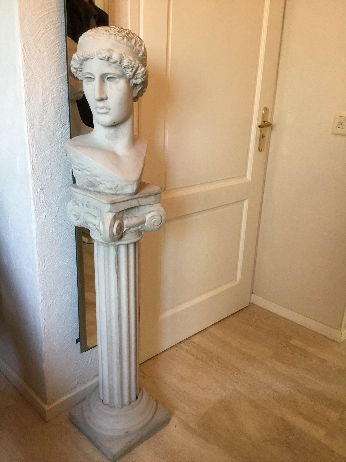Betonnen zuil + borstbeeld van David. 1.40 hoog, Ophalen, Zo goed als nieuw