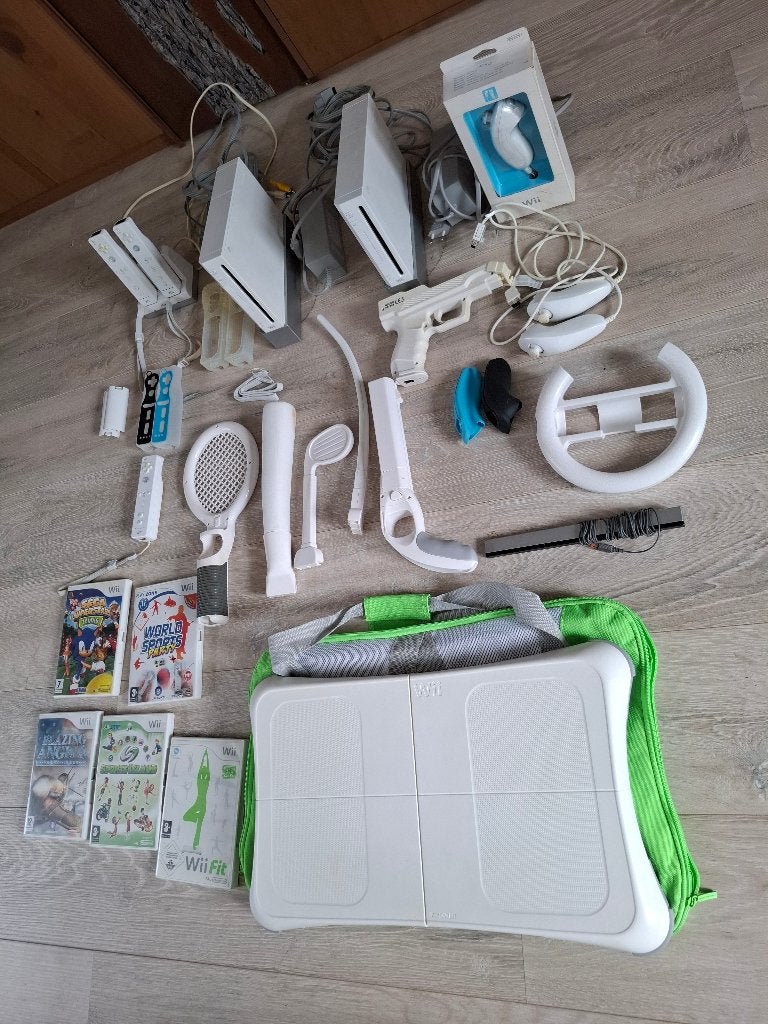Spelcomputer WIJ, Ophalen, Gebruikt, Met 3 controllers of meer, Met stuurtje