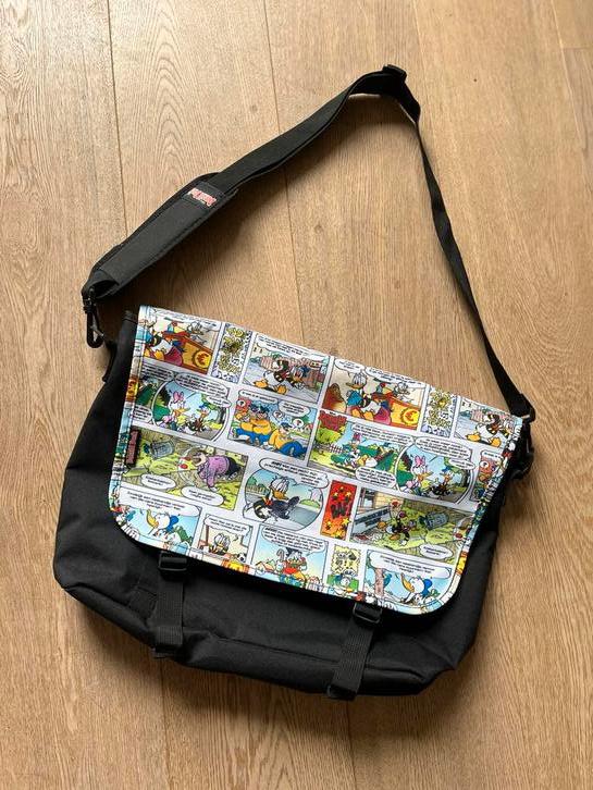 Nieuwe Donald Duck Schoudertas - Zwart met stripdetails, Sieraden, Tassen en Uiterlijk, Ophalen of Verzenden, Nieuw, Zwart, Overige merken