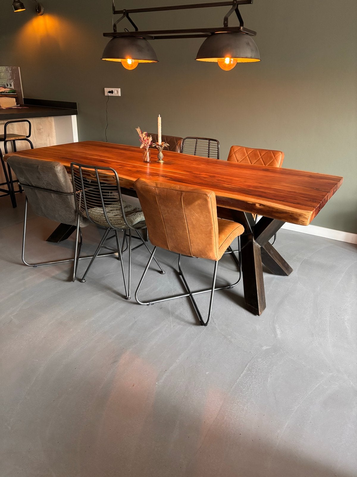 Boomstamtafel met 4 leren stoelen (excl de metalen stoelen), Gebruikt, 200 cm of meer, 50 tot 100 cm, Vijf personen of meer