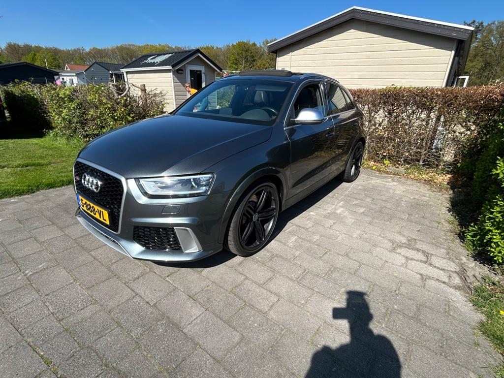 Audi Q3 2.5TFSI Quattr.rs 228KW S-tr 2014 Grijs, Automaat, 11 km/l, Vierwielaandrijving, 93 €/maand