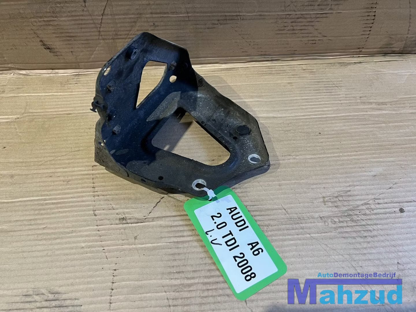 AUDI A6 C6 Links voor voorscherm steun 2005-2011, Gebruikt, AUDI AG, Voor, Auto-Union-Strasse 1
85045  Ingolstadt, DE
