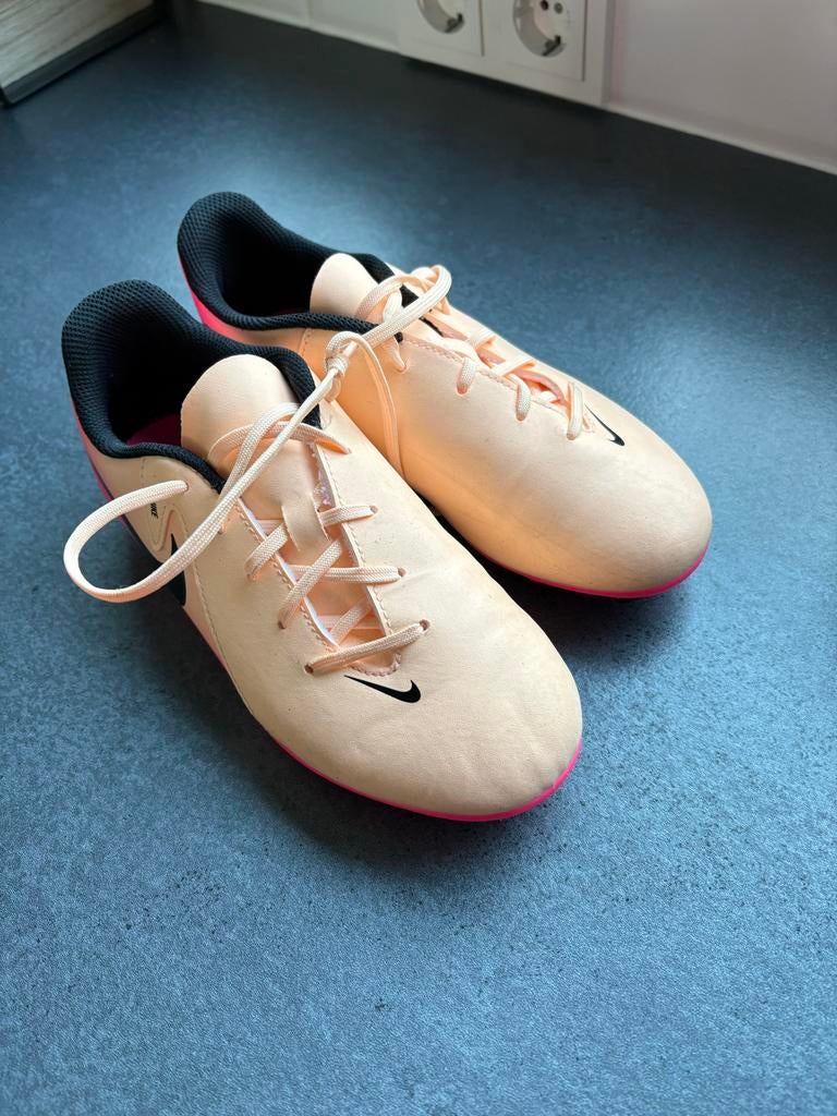 Voetbalschoenen maat 35, Maat XS of kleiner, Ophalen, Gebruikt, Schoenen