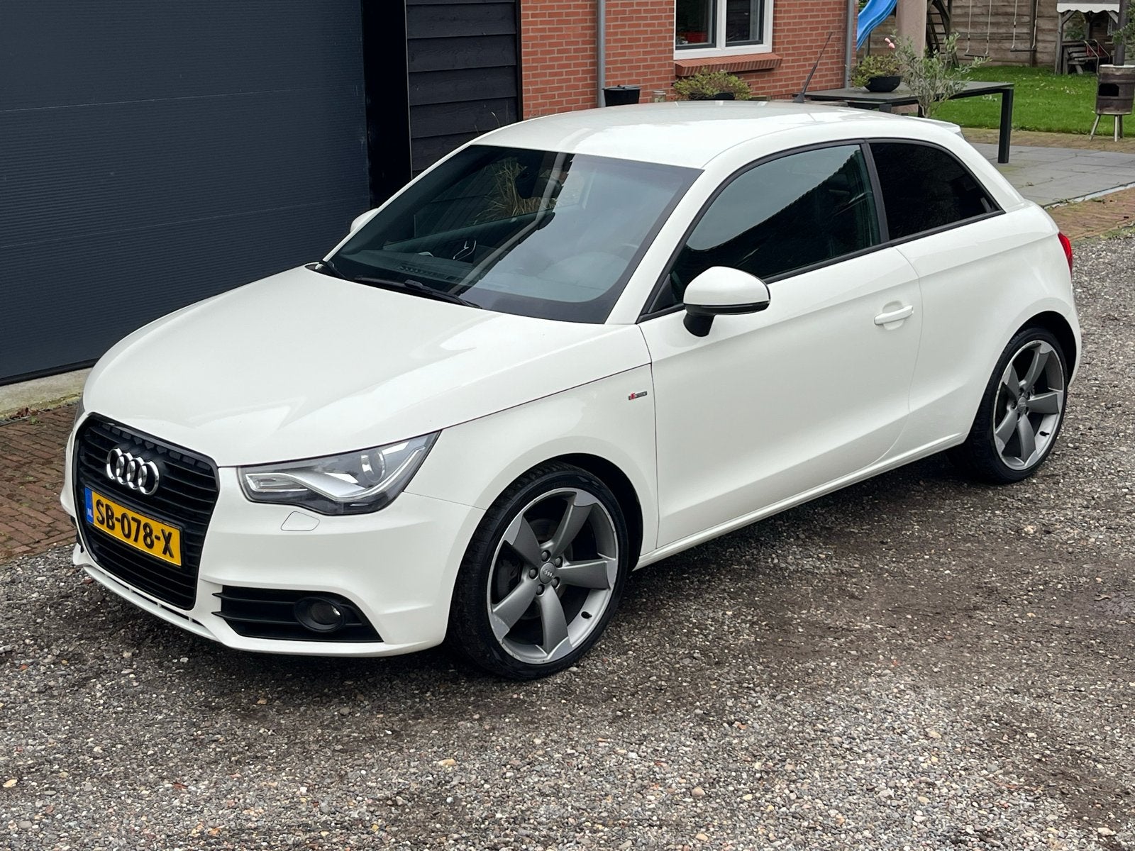 Audi A1 1.4 Tfsi S-LINE bjr.2011 Wit stoelver. Kuipstoelen, Auto's, Voorwielaandrijving, A1, Zwart, 580 kg