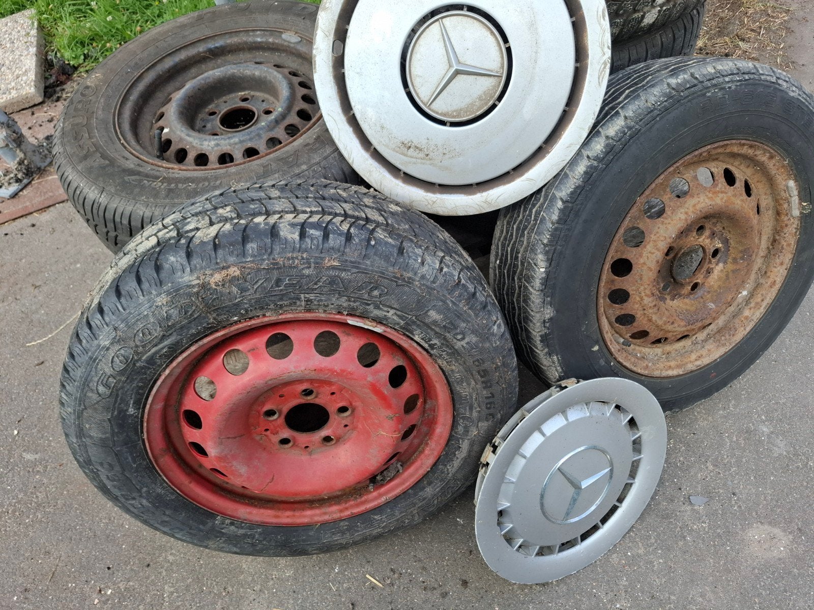 BMW en Mercedes Oldtimer Wielen met Banden - Goede Staat, Auto-onderdelen, Ophalen, Gebruikt, Personenwagen, Banden en Velgen