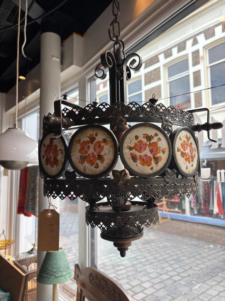 Brocante hanglamp met medaillons, Huis en Inrichting, Ophalen, Gebruikt, Metaal, Vintage/brocante