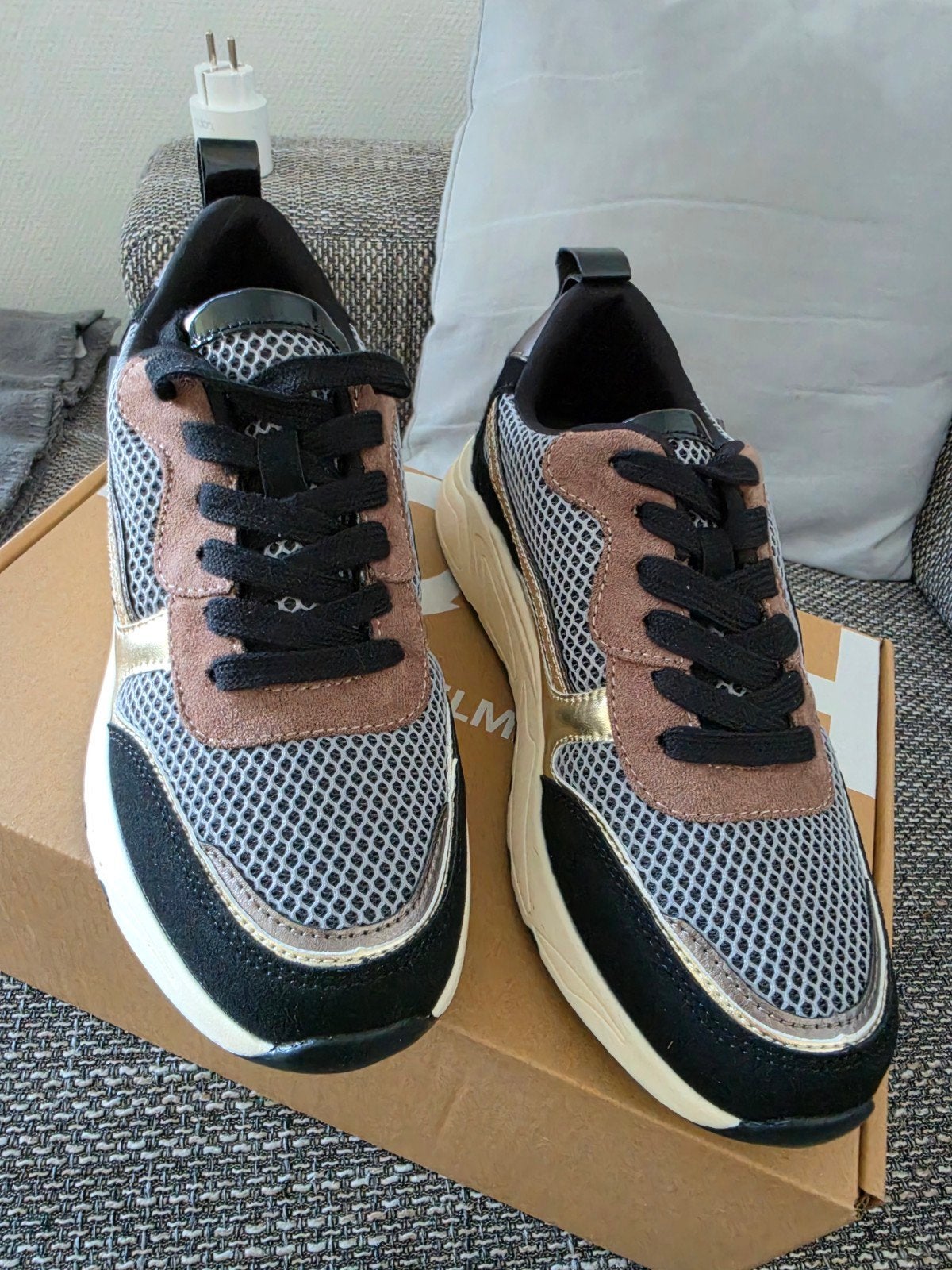 Nieuwe sneakers maat 39 - Zwart, bruin, goud, Ophalen of Verzenden