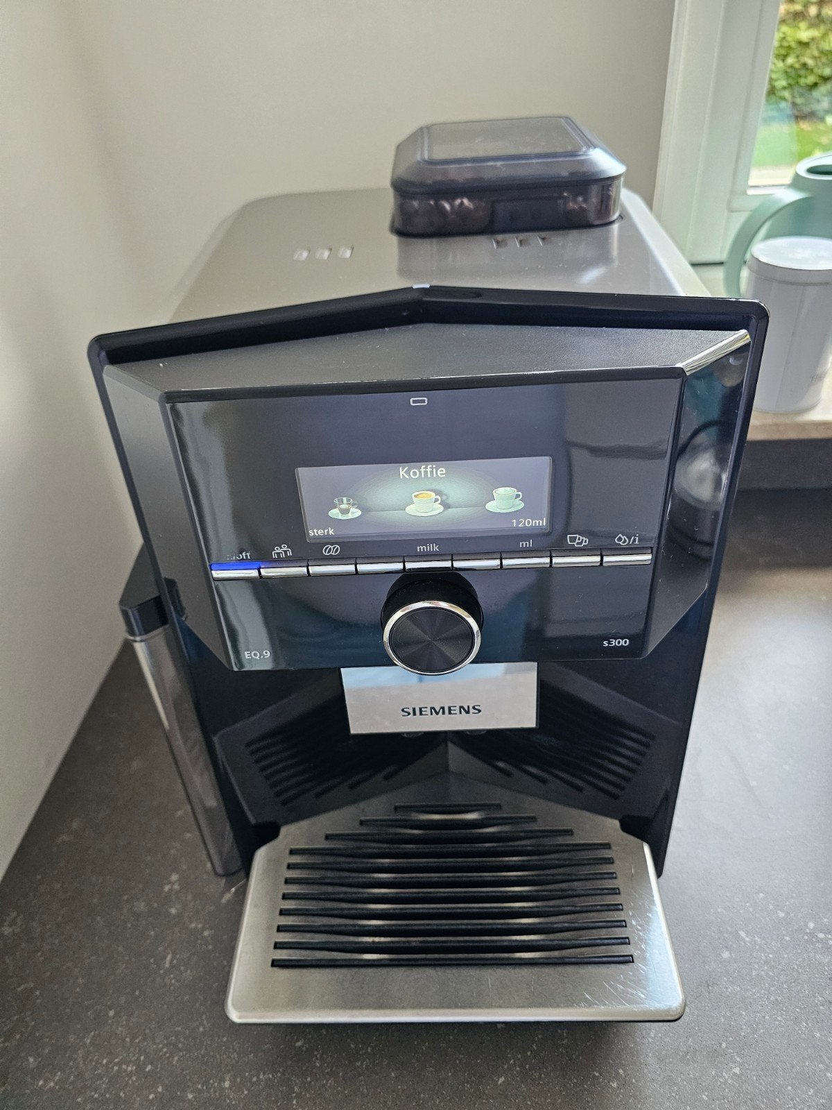 Siemens EQ.9 S300 Volautomatische Espressomachine