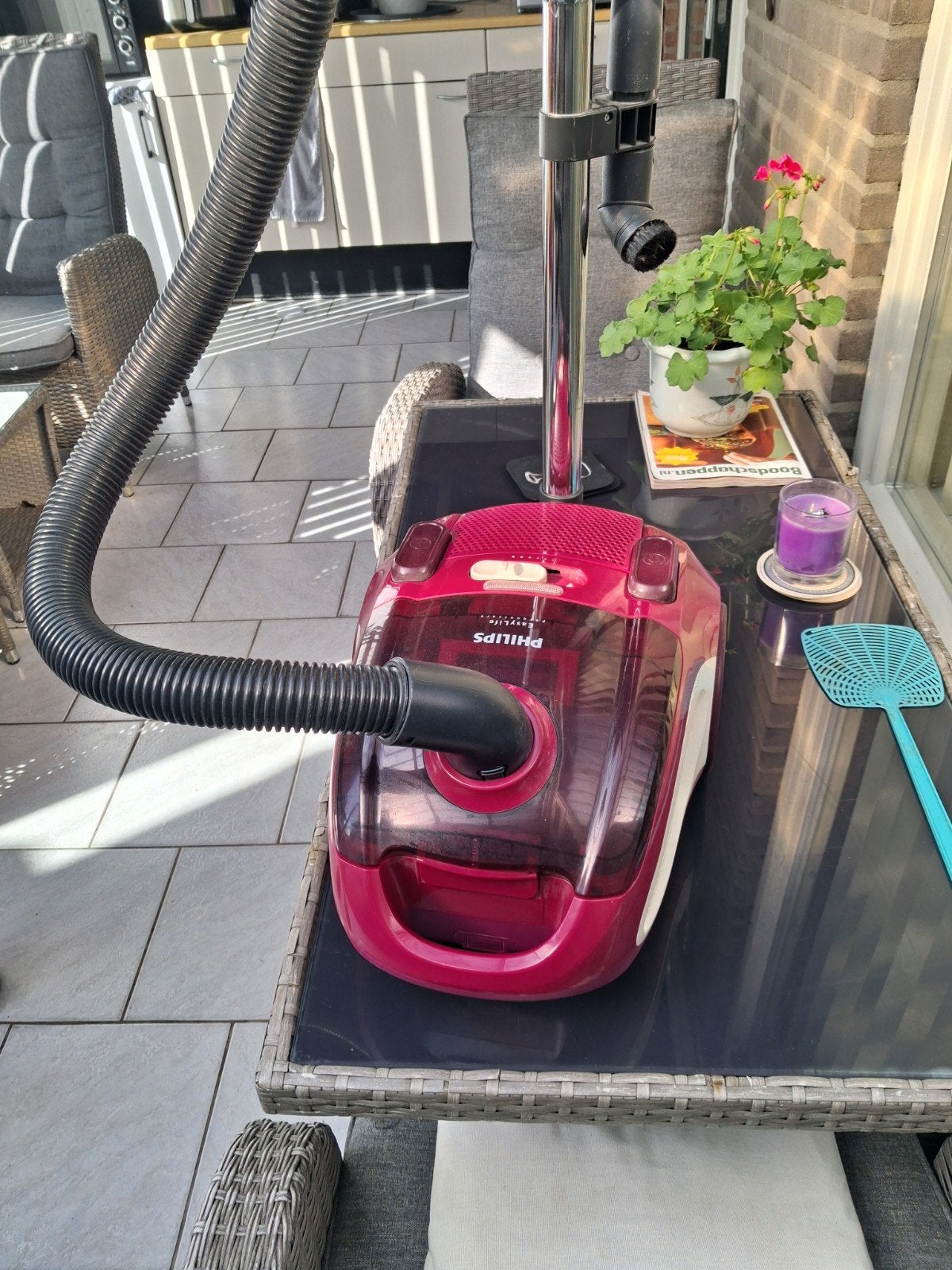 Philips stofzuiger, Ophalen, Zo goed als nieuw, 1600 tot 2000 watt