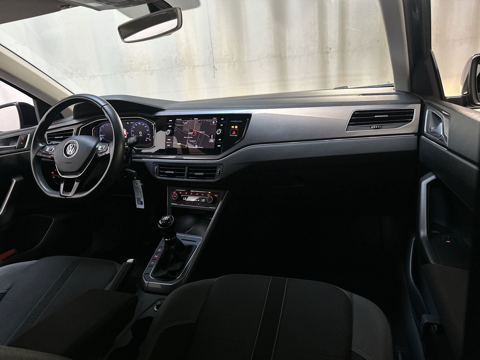 Volkswagen Polo 1.0 TSI Highline Business R R-Line Virtual C, Voorwielaandrijving, Dealer onderhouden, Stof, Gebruikt