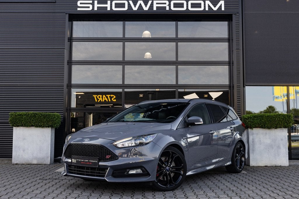 Ford Focus Wagon 2.0 ST-3, 250 PK, Volleder, Xenon, *Slate G, Auto's, 15 km/l, Gebruikt, Zwart, 4 cilinders