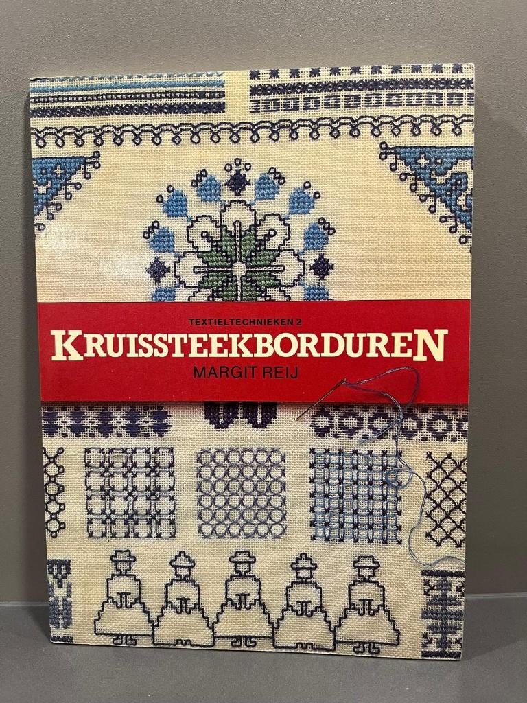 Kruissteekborduren - Margit Reij, Gelezen, Ophalen of Verzenden, Borduren en Naaien, Margit Reij