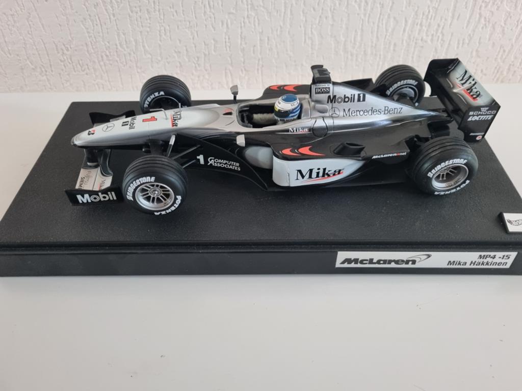 Mclaren Mercedes 1:18, Ophalen of Verzenden, Zo goed als nieuw, Hot Wheels