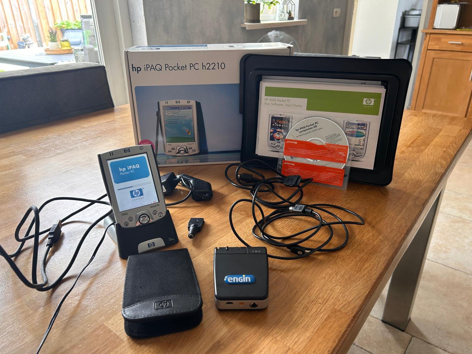 Hp IPAQ Pocket pc h2210 compleet incl doos, Ophalen of Verzenden, Zo goed als nieuw