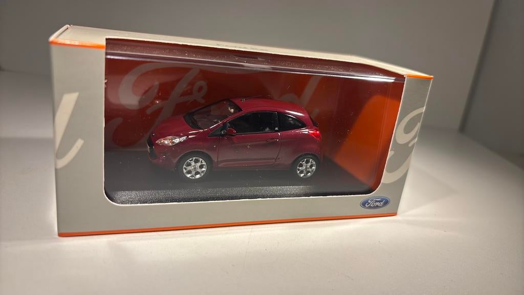 Ford ka minichamps 1.43, Hobby en Vrije tijd, Modelauto's | 1:43, Auto, Ophalen of Verzenden, MiniChamps, A