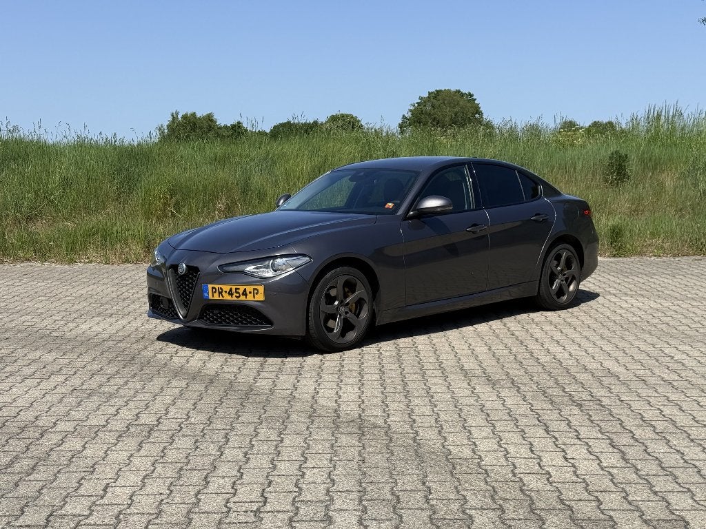 Alfa Romeo Giulia 2.2 JTD 180pk Aut 2017 Grijs, Auto's, Alfa Romeo, Automaat, 745 kg, Achterwielaandrijving, 1440 kg