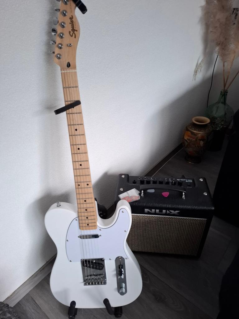 Zeer mooie Squier Telecaster met NUX versterker, Overige merken, Met versterker, Ophalen of Verzenden, Zo goed als nieuw