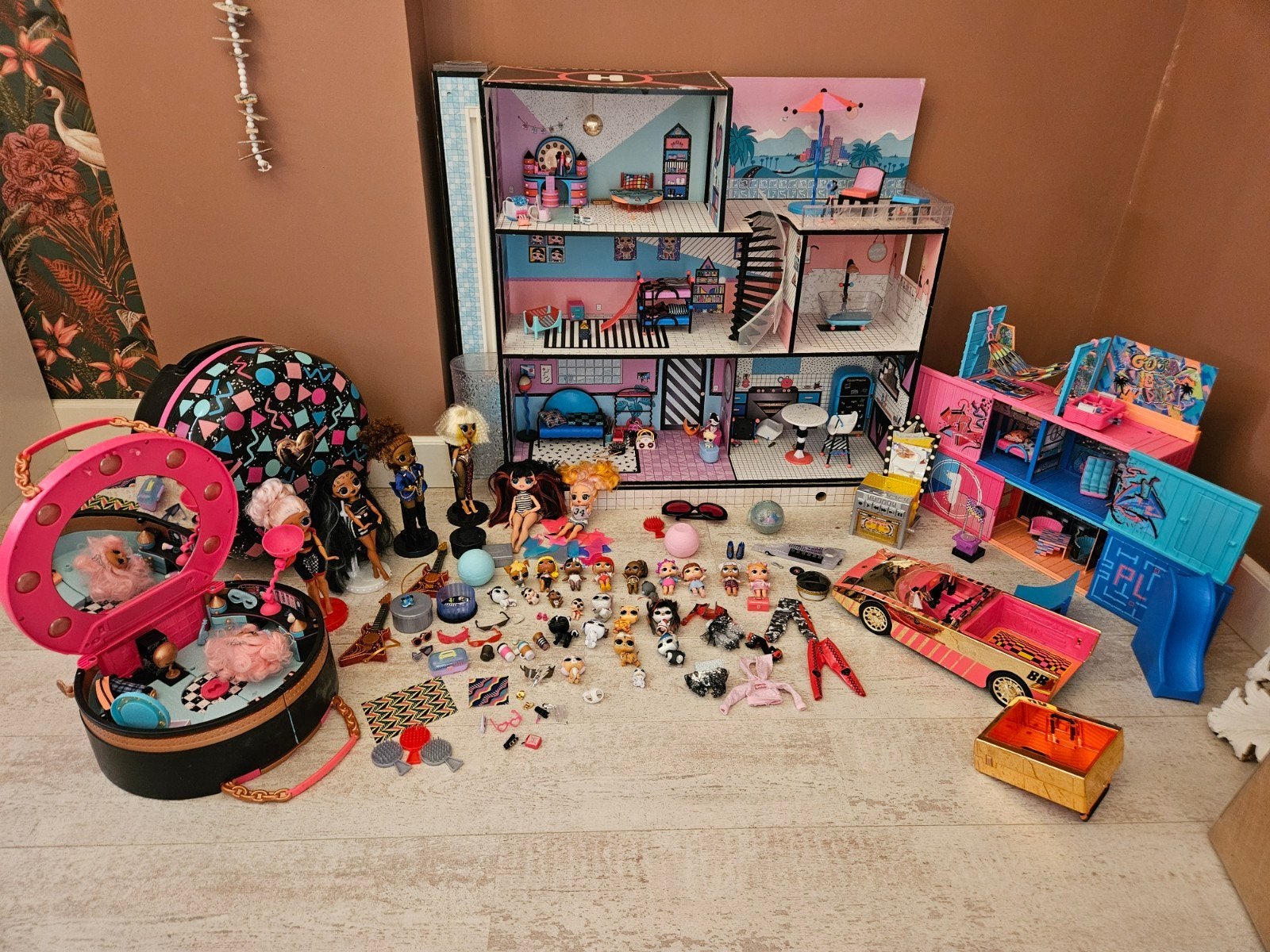 L.O.L. overcompleet lol collectie, Kinderen en Baby's, Speelgoed | Poppenhuizen, Ophalen, Zo goed als nieuw, Poppenhuis