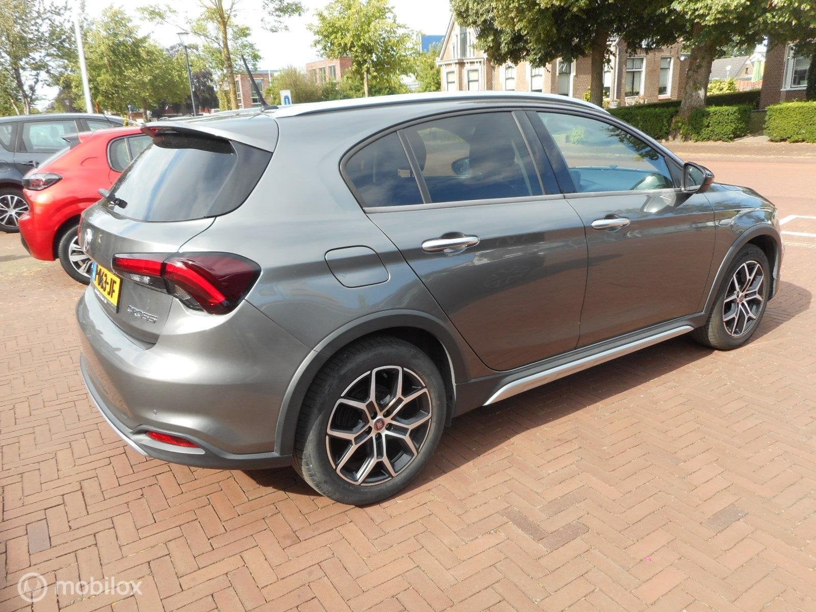 Fiat Tipo Cross 1.0 Cross TREKHAAK+METALLIC, Gebruikt, Euro 6, 4 stoelen, Bedrijf