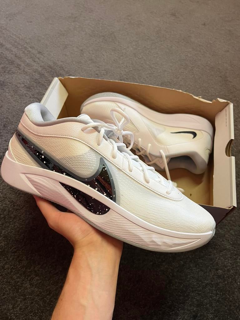 Nike Giannis Freak 6 Wit - 48.5, NL, Schoenen, Nieuw, Ophalen of Verzenden