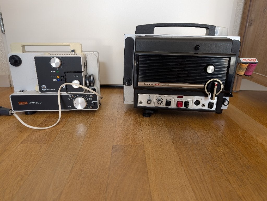 2x 8mm projectors, Verzamelen, Ophalen, 1980 tot heden, Projector