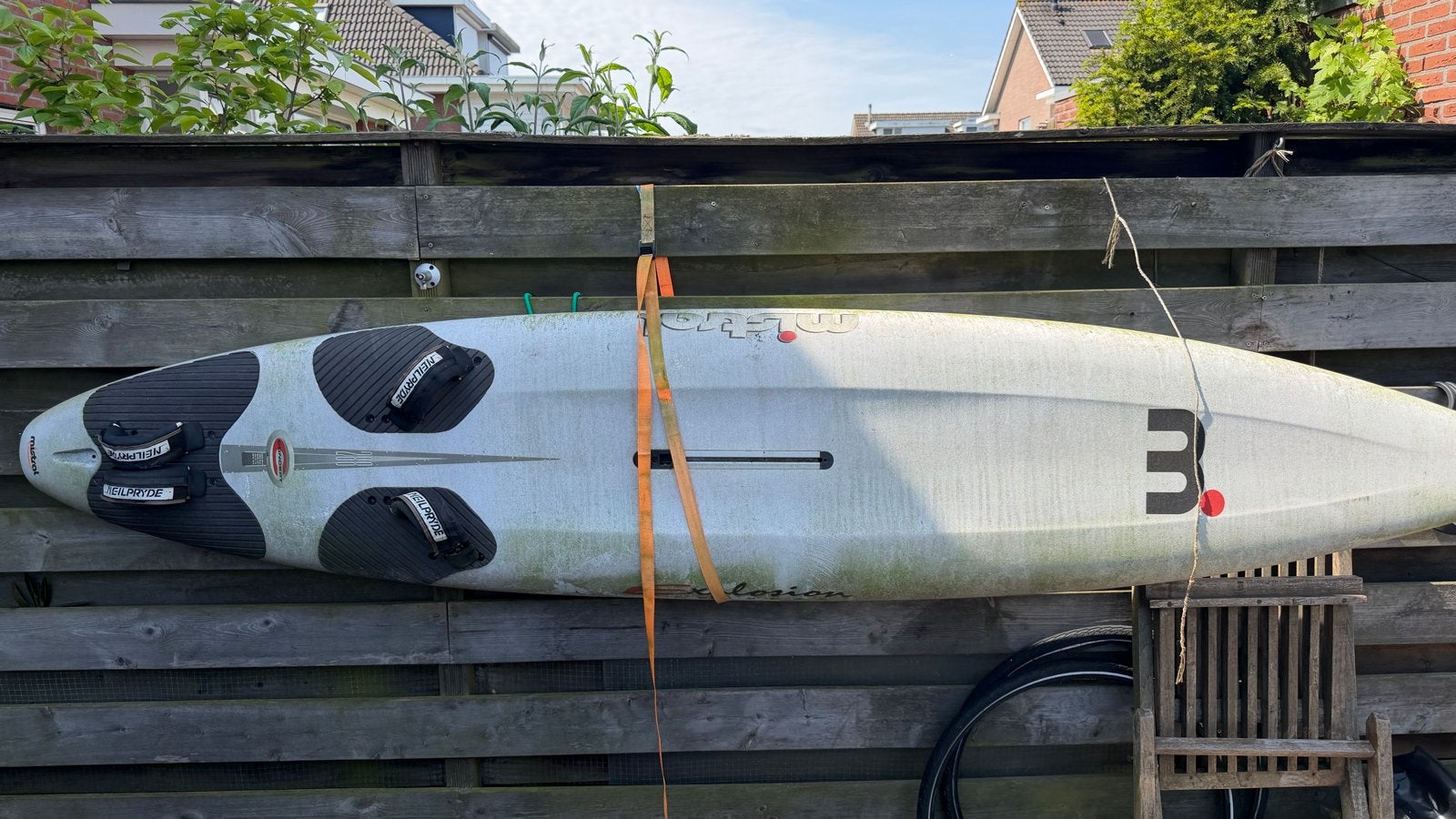 Windsurfplank mistral, Watersport en Boten, Windsurfen, Ophalen, Met voetbanden, 250 tot 300 cm, Gebruikt