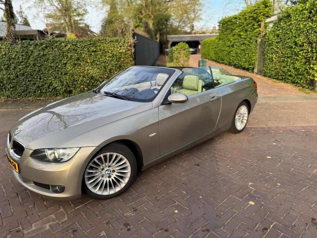 BMW 320i High Executive Cabrio Aut|Leder|Navi|Stoelverwaming, Auto's, Automaat, Achterwielaandrijving, 1995 cc, Beige