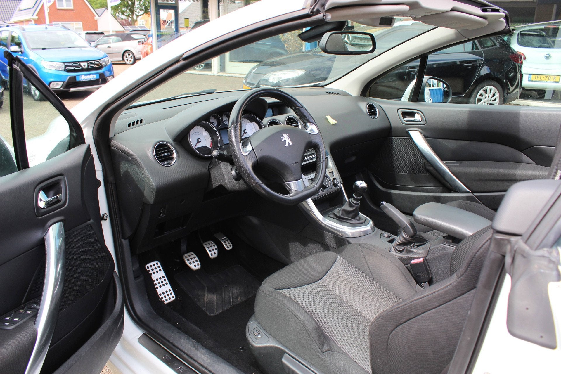 Peugeot 308 Cabrio 1.6-16V "Sport Pack" Cruise - PDC - 17" v, Auto's, Voorwielaandrijving, Euro 5, Gebruikt, Zwart