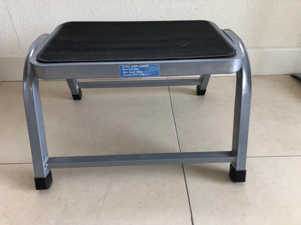 Degelijk stalen caravan opstapje - 25.5 cm hoog, Ophalen, Gebruikt