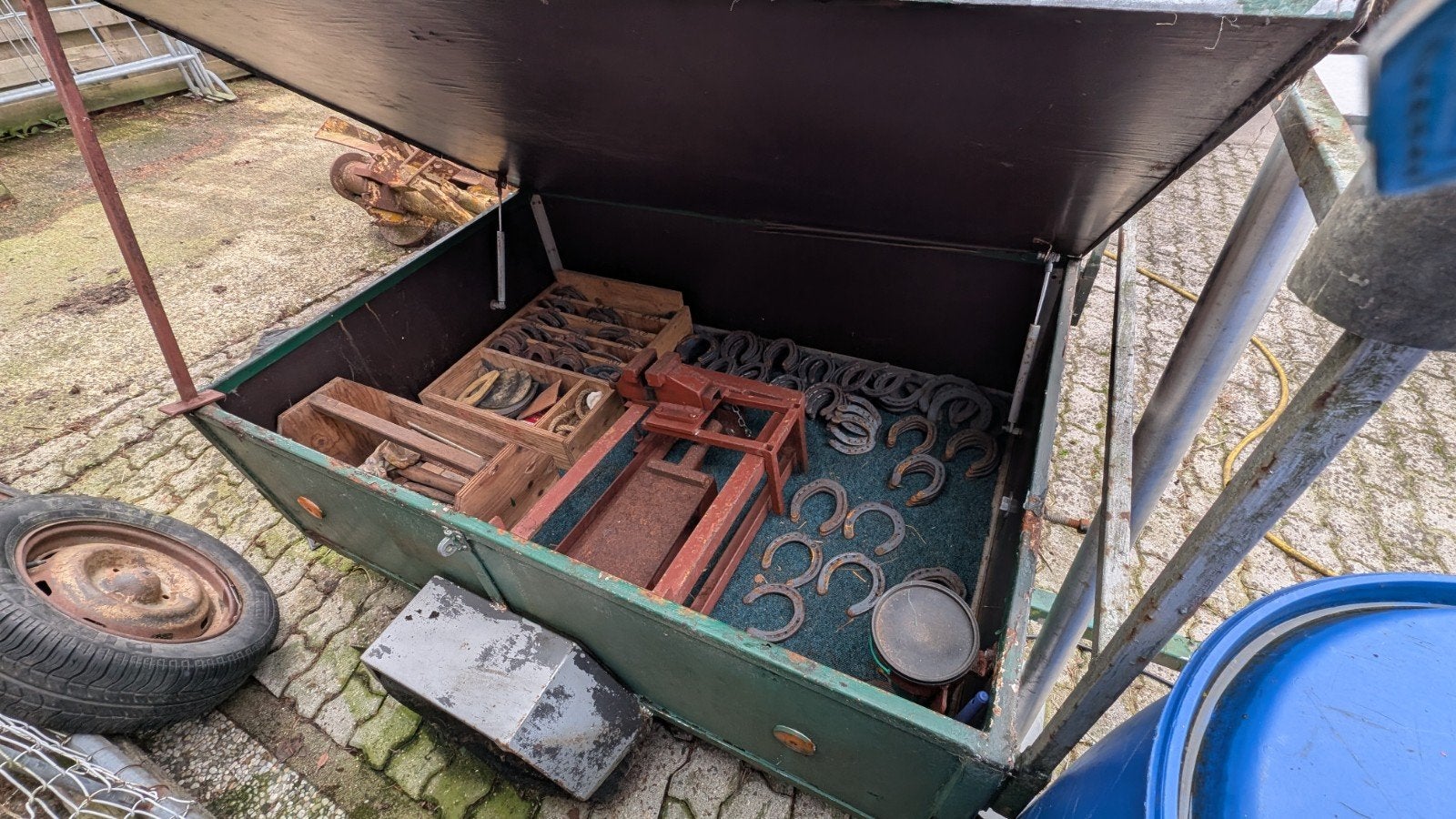 Aanhanger met complete smidsuitrusting, Doe-het-zelf en Verbouw, Ophalen, Gebruikt