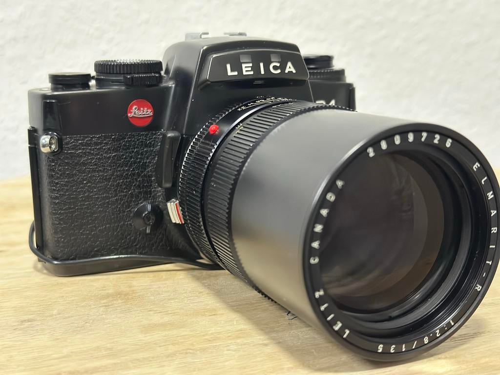 Getest !  Leica R4 DB met Elmarit-R 135mm f/2.8 - New seals., Audio, Tv en Foto, Fotocamera's Analoog, Ophalen of Verzenden, Gebruikt