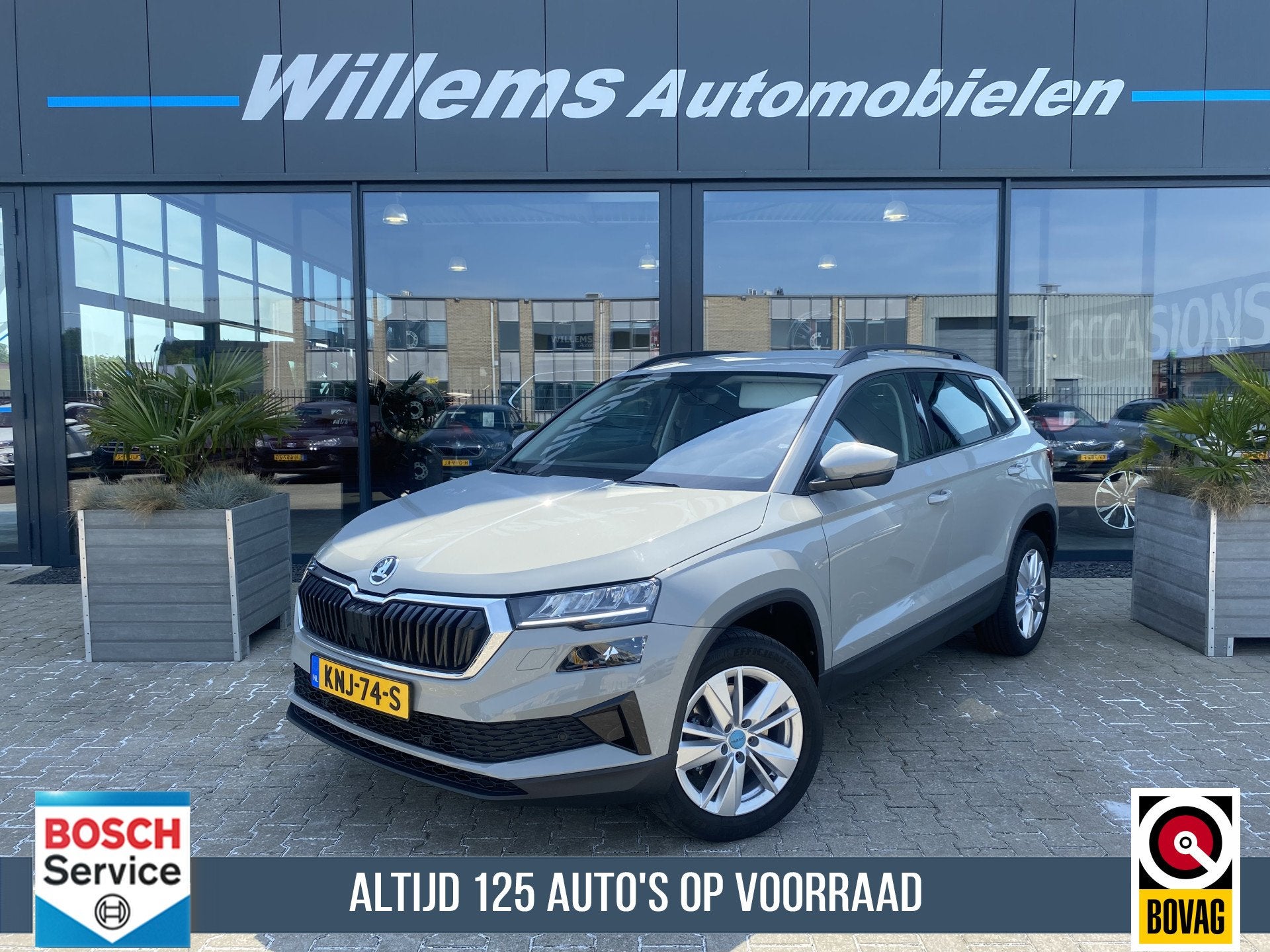 Skoda Karoq 1.5 TSI ACT Business Edition Plus Trekhaak Wegkl, Auto's, Stof, 4 cilinders, Karoq, Bedrijf