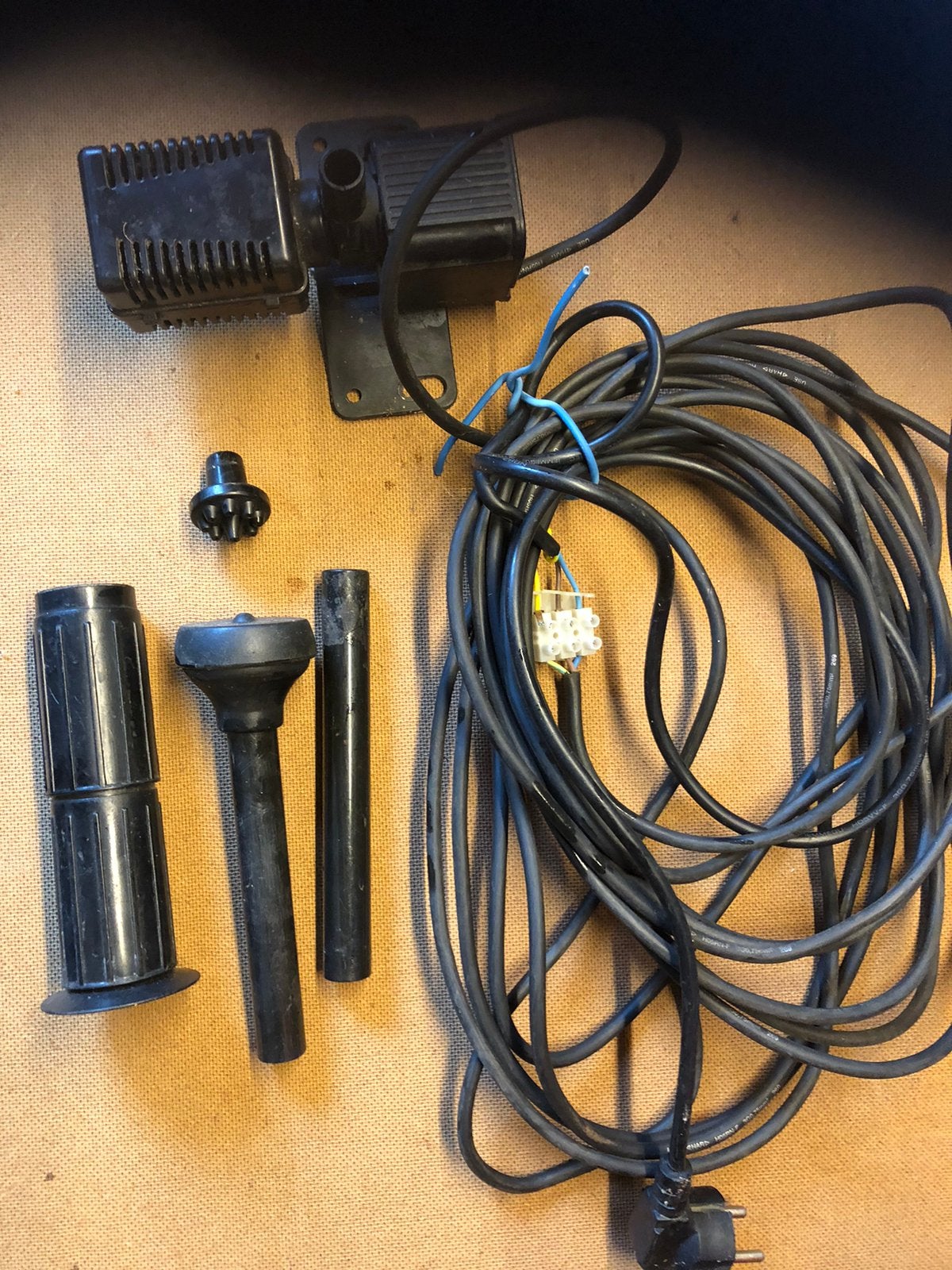 Drie vijverpompen met toebehoren zie foto’s, Tuin en Terras, Waterpompen, Ophalen of Verzenden, Gebruikt, Elektrisch, Overige typen