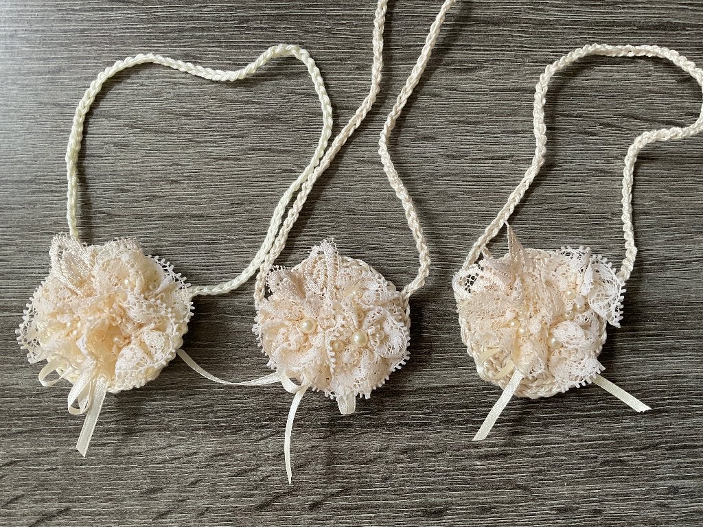 Handwerk tasjes opgemaakt met oud en vintage kant € 3,50 ps, Verzamelen, Poppen, Verzenden, Nieuw, Accessoires