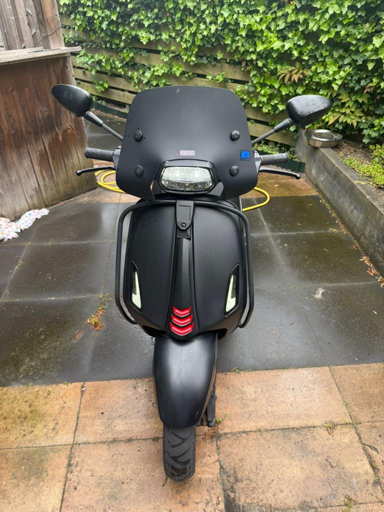 Vespa Sprint Notte 50cc, zeer goede staat, Ophalen, Gebruikt, Maximaal 45 km/u, Vespa S