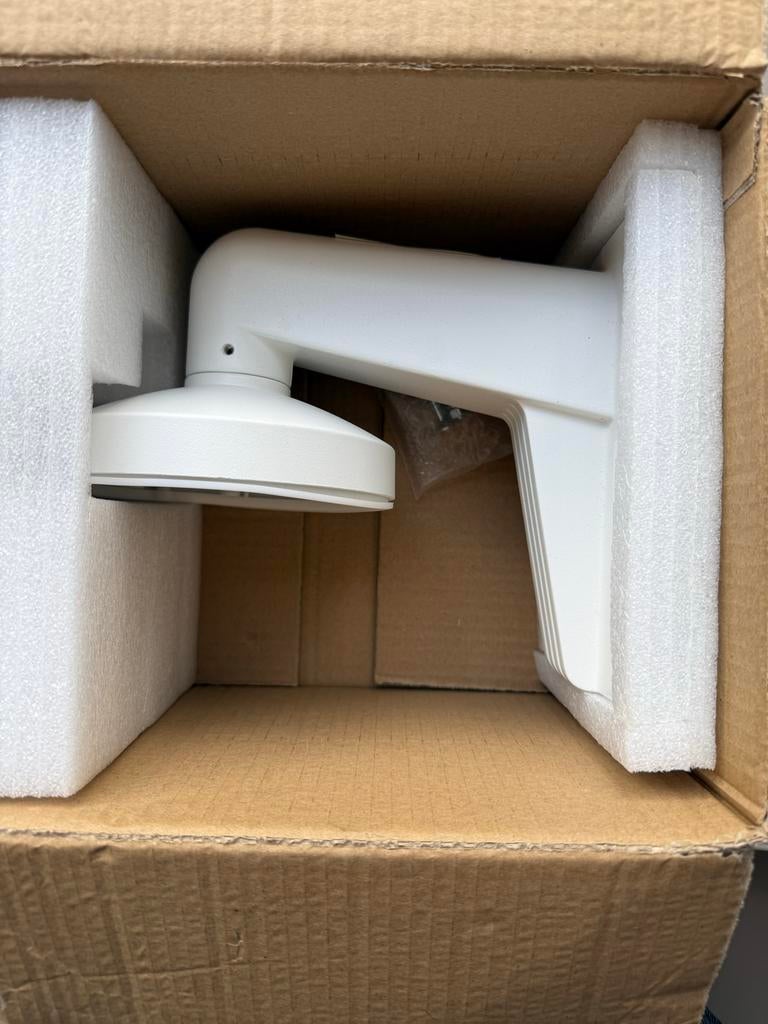Hikvision DS-1273ZJ-PT6 Muurbeugel voor Camera, Doe-het-zelf en Verbouw, Ophalen of Verzenden, Zo goed als nieuw